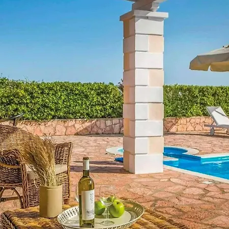 Villa Morfeas *